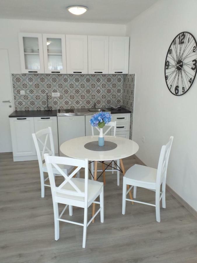 Apartments Villa Antony Drvenik  Esterno foto